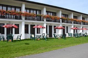 Hlavní budova Rekreačního střediska Nová Louka